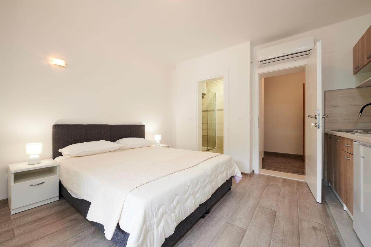 Cutan Appartement Trogir Buitenkant foto