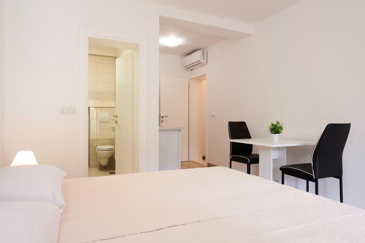 Cutan Appartement Trogir Buitenkant foto