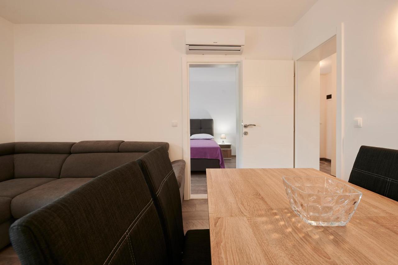 Cutan Appartement Trogir Buitenkant foto